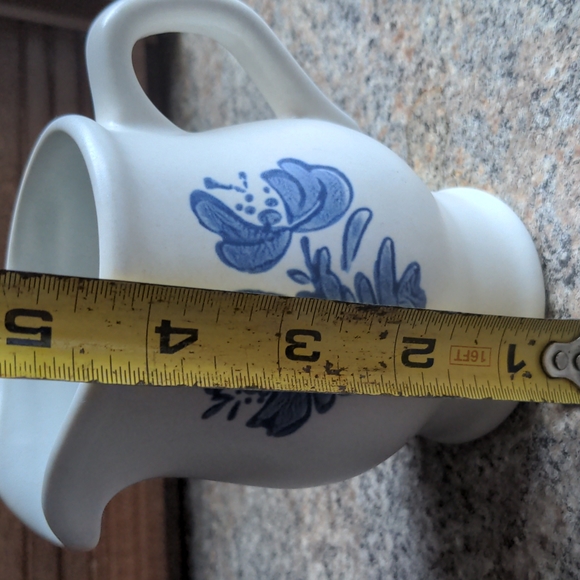 Pfaltzgraff Yorktowne Creamer Pitcher #24 Sauce Gravy Pourer USA 4 1/2” - Picture 6 of 7